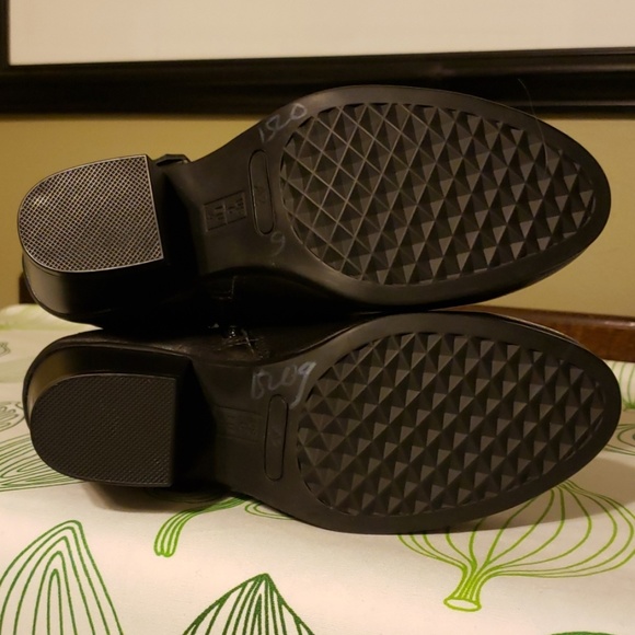 A2 by Aerosoles Chunky Heel Boots New w/o box - Picture 8 of 8